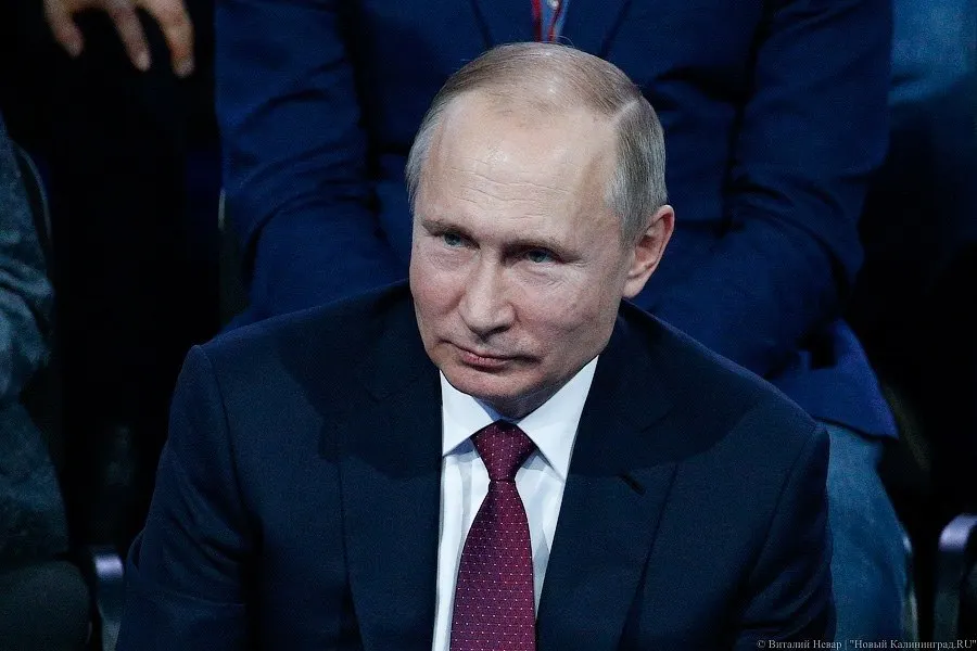 Поручение создать во всех регионах систему независимой оценки качества и условий оказания услуг социальной сферы с использованием Госуслуг; сведения будут передаваться на Единый портал; доклад — 1 февраля 2027 года.