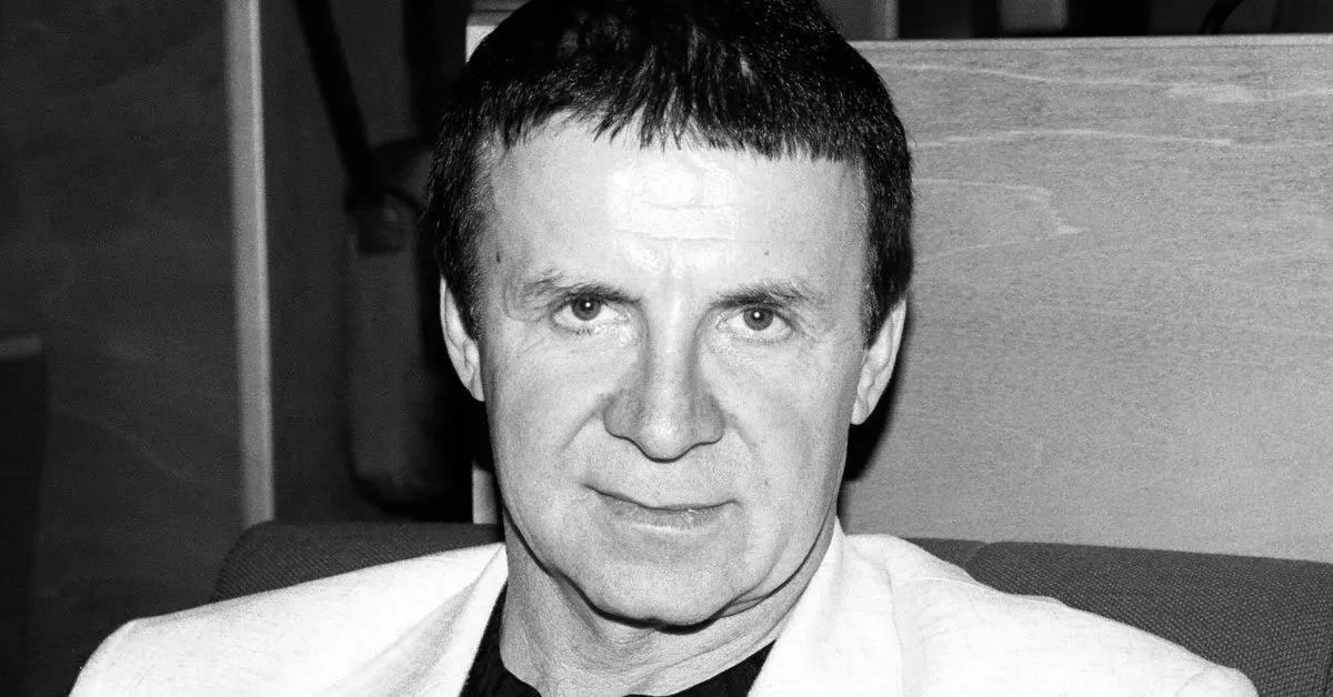 Известный советский и российский целитель Анатолий Кашпировский ушёл из жизни.